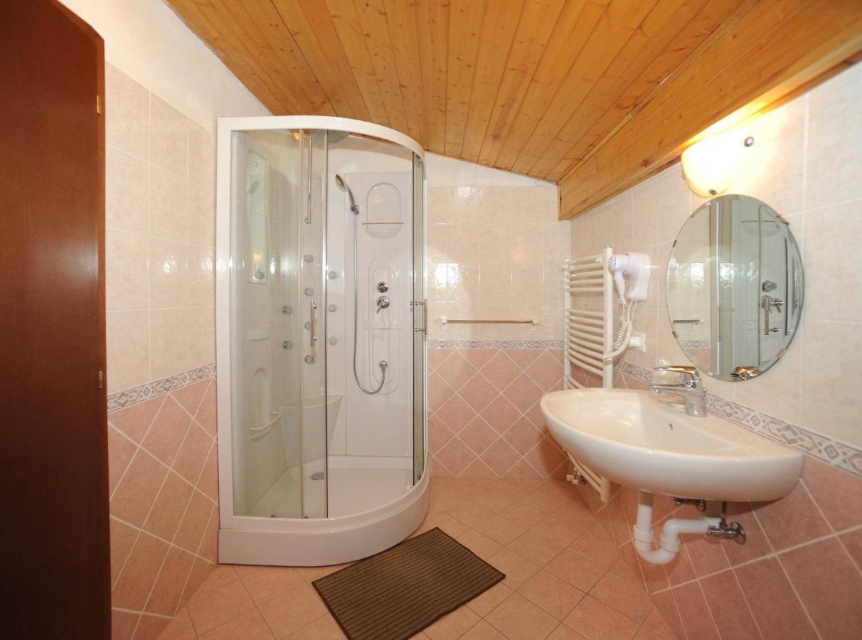 Hotel Bucaneve Моэна Экстерьер фото